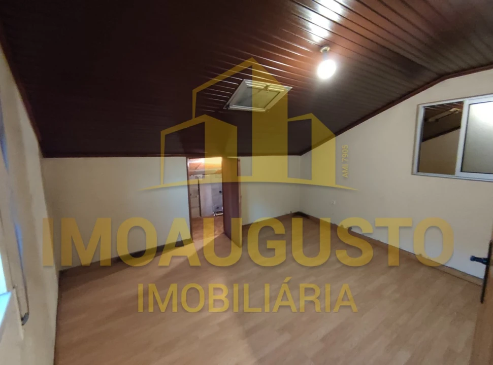 Moradia T3 para Venda em Pinzio Foto 14