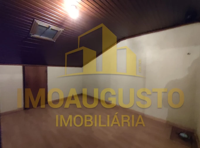 Moradia T3 para Venda em Pinzio Foto 15