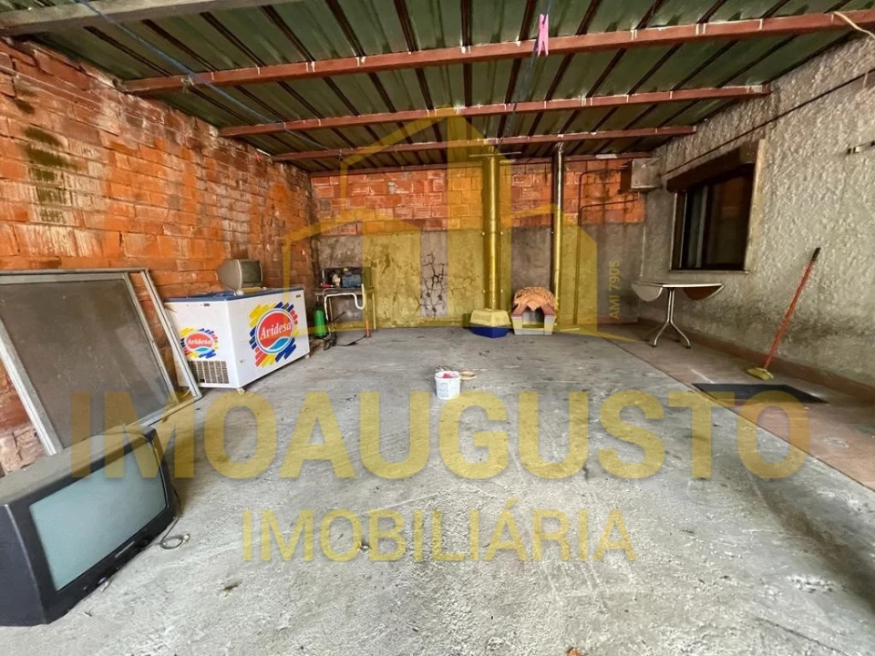 Moradia T4 para Venda em Guarda Foto 18