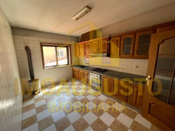 Moradia T4 para Venda em Guarda