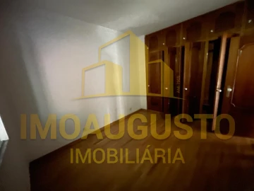 Moradia T4 para Venda em Guarda