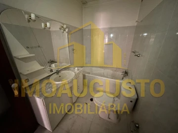 Moradia T4 para Venda em Guarda