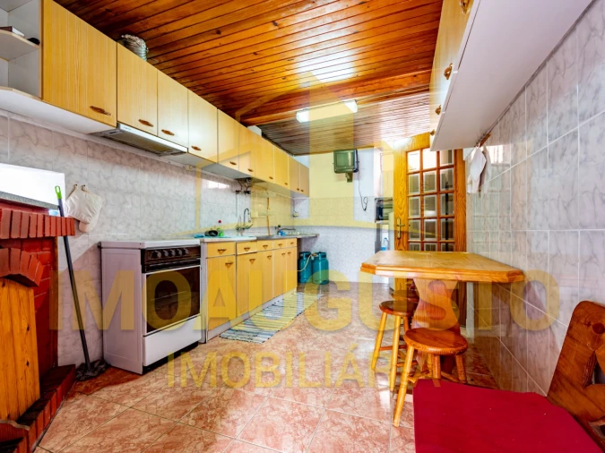 Moradia T3 para Venda em Vila Cova a Coelheira Foto 4