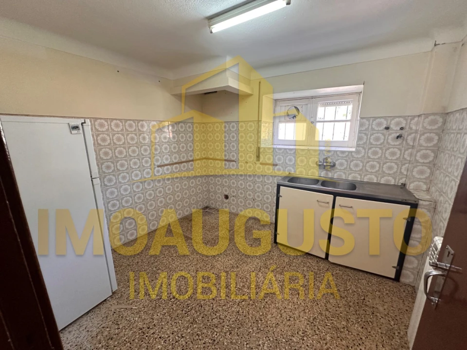 Moradia T4 para Venda em Manteigas (São Pedro) Foto 5