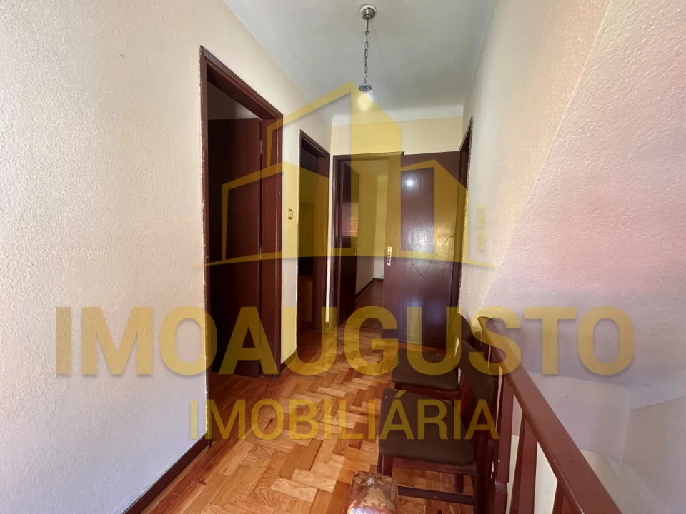 Moradia T4 para Venda em Manteigas (São Pedro) Foto 10