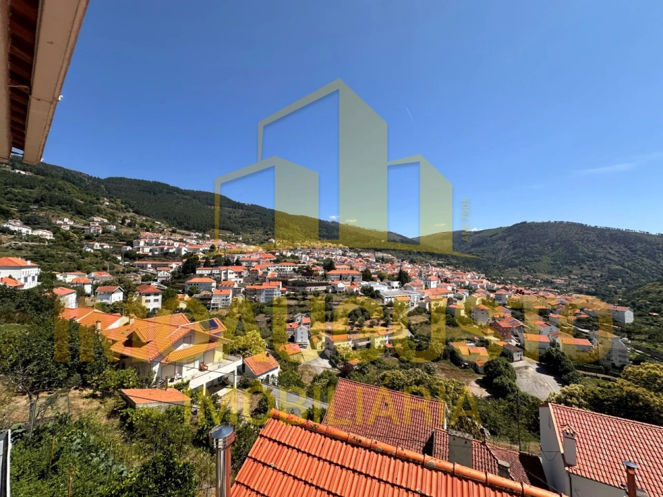 Moradia T4 para Venda em Manteigas (São Pedro) Foto 19