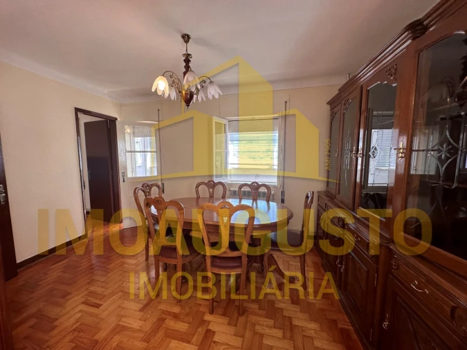 Moradia T4 para Venda em Manteigas (São Pedro)