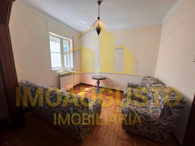 Moradia T4 para Venda em Manteigas (São Pedro) Foto 4