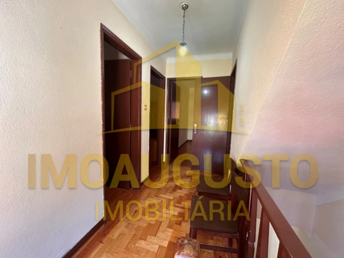 Moradia T4 para Venda em Manteigas (São Pedro) Foto 10