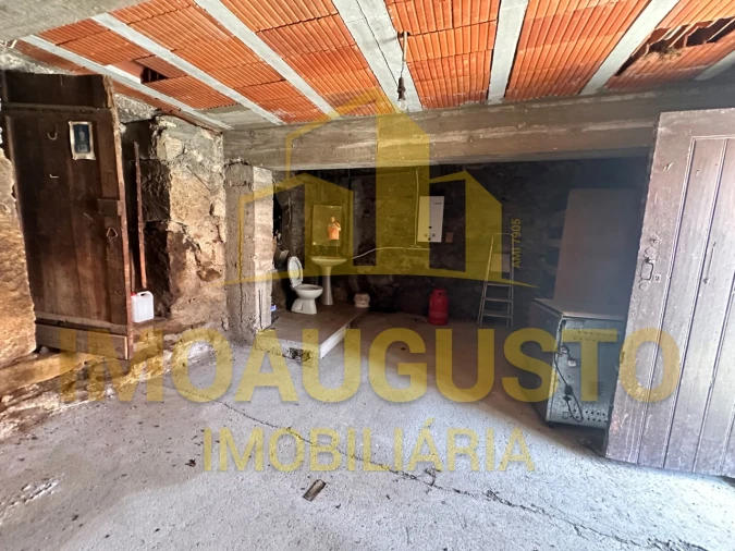 Moradia T4 para Venda em Manteigas (São Pedro) Foto 17