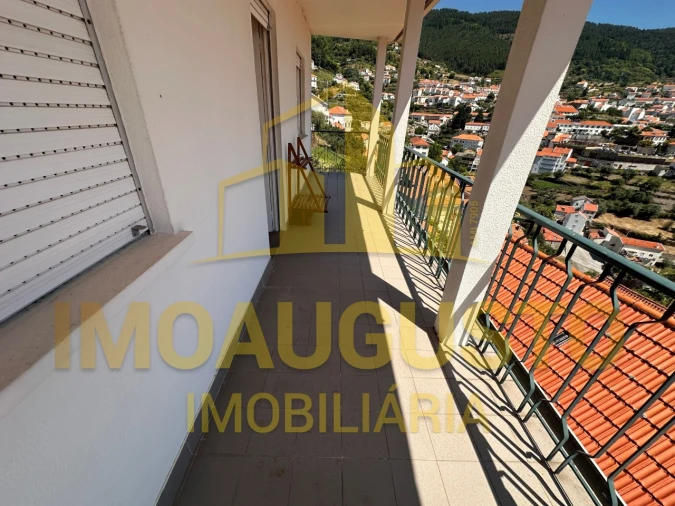 Moradia T4 para Venda em Manteigas (São Pedro) Foto 18