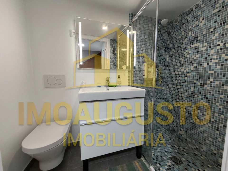 Moradia T1 para Venda em Guarda Foto 8