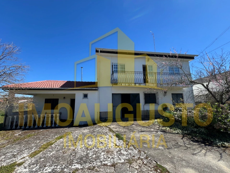 Moradia T4 para Venda em Castanheira Foto 2