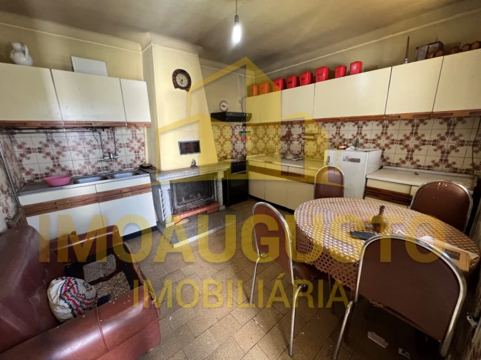 Moradia T4 para Venda em Castanheira Foto 4