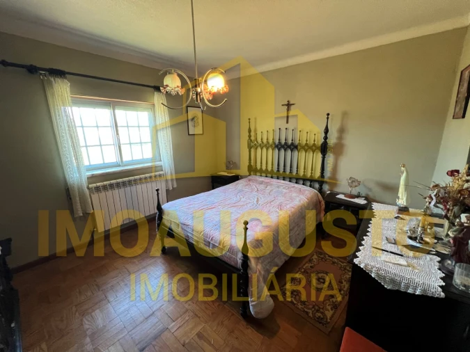 Moradia T4 para Venda em Castanheira Foto 7