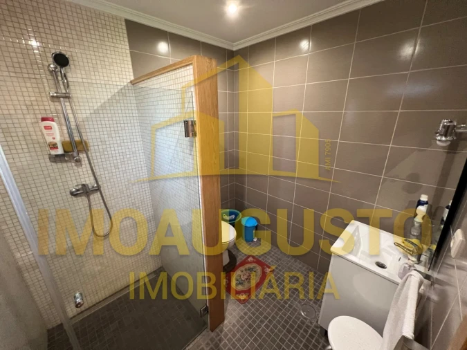 Moradia T4 para Venda em Castanheira Foto 15