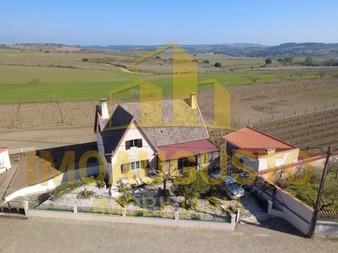 Moradia T5 para Venda em Vermiosa