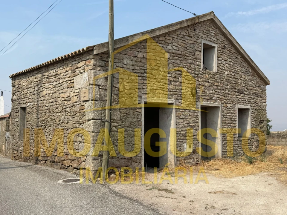 Moradia T2 para Venda em Junça e Naves Foto 1