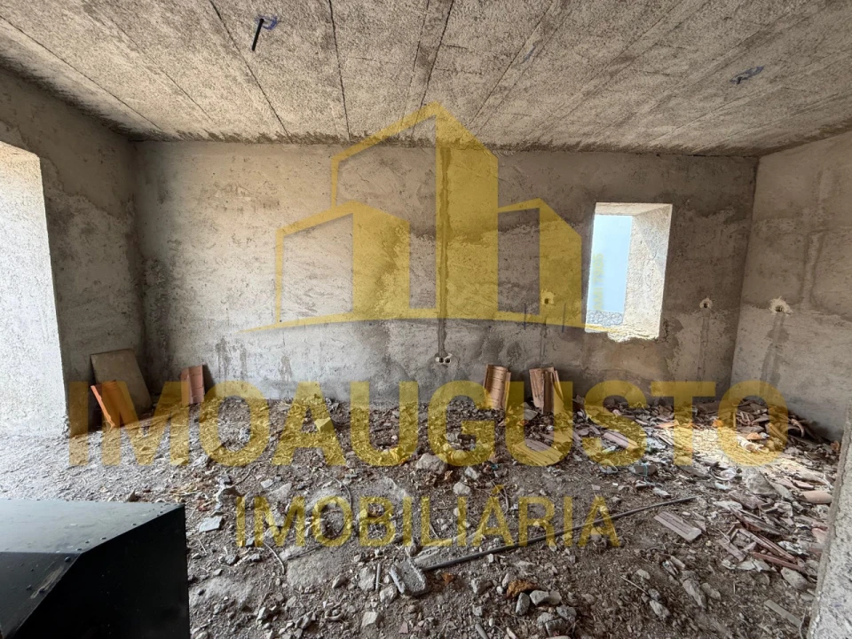 Moradia T2 para Venda em Junça e Naves Foto 7