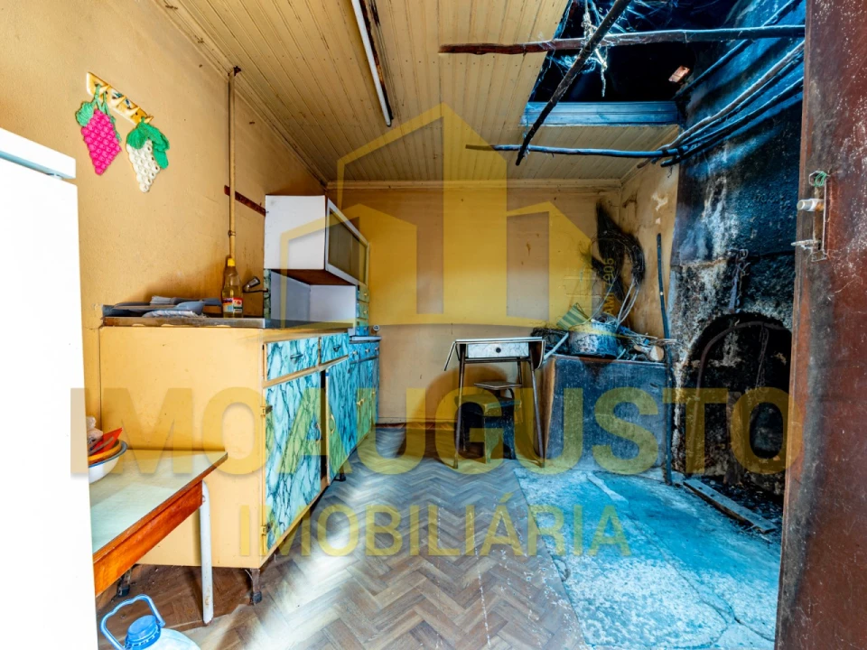 Moradia T3 para Venda em Lamegal Foto 11