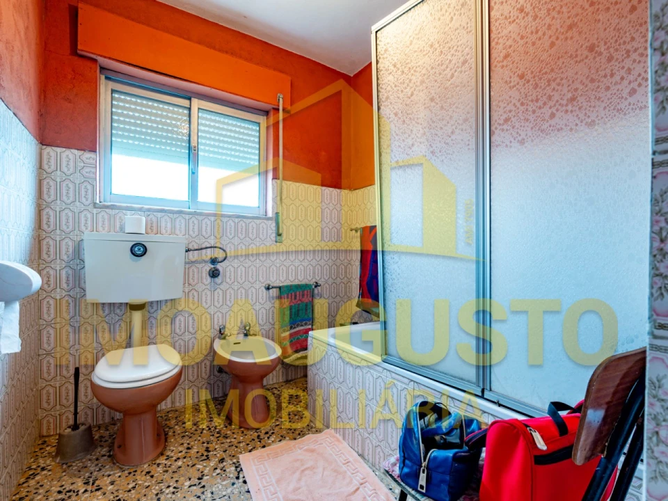 Moradia T5 para Venda em Vascoveiro Foto 9