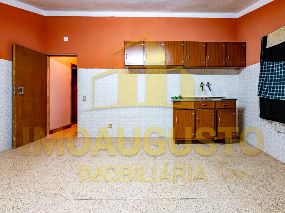 Moradia T5 para Venda em Vascoveiro Foto 11