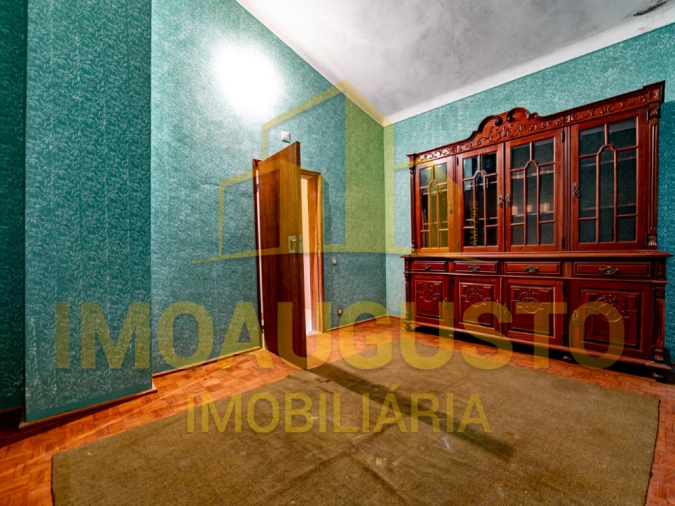 Moradia T5 para Venda em Vascoveiro Foto 12