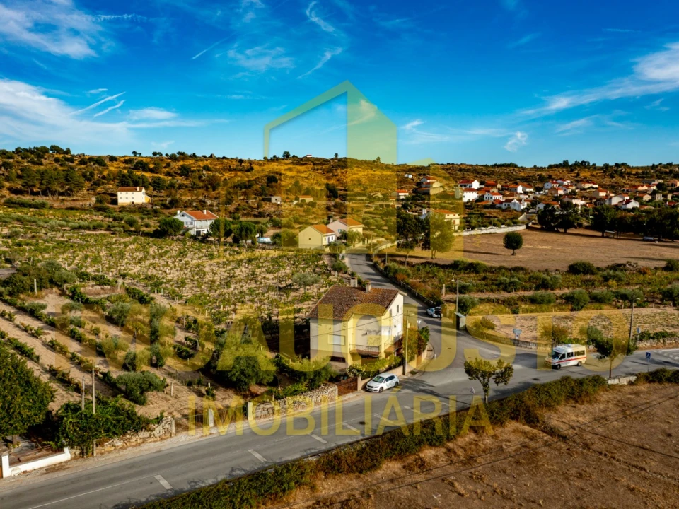 Moradia T5 para Venda em Vascoveiro Foto 2