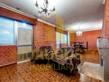 Moradia T5 para Venda em Vascoveiro