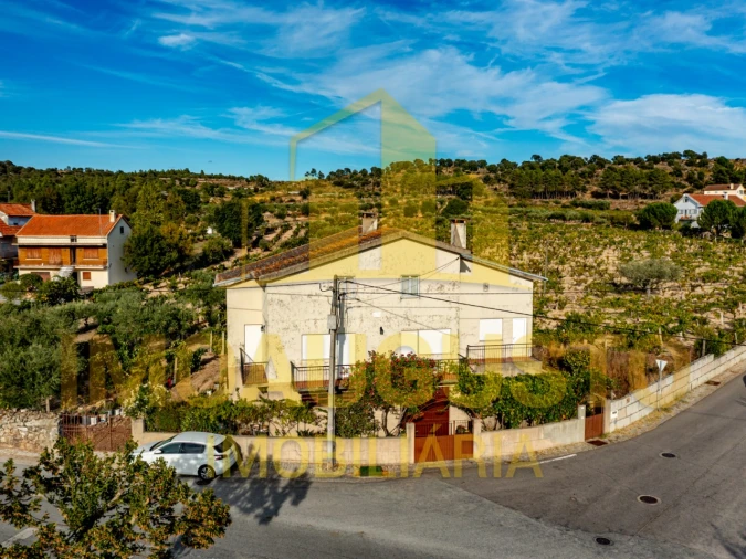 Moradia T5 para Venda em Vascoveiro Foto 2