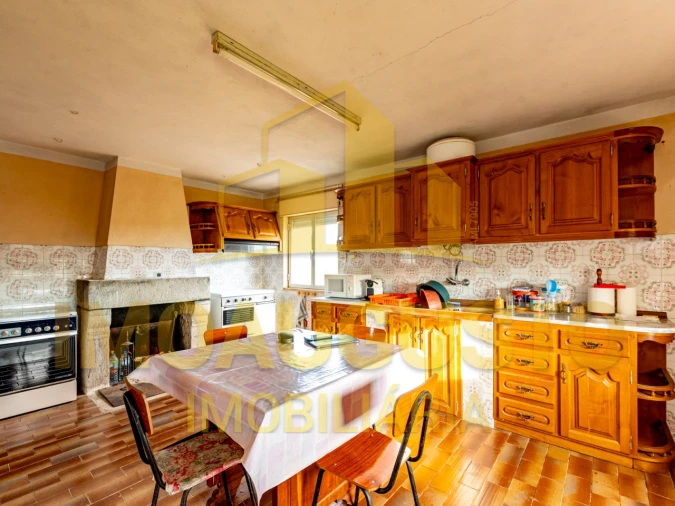 Moradia T5 para Venda em Vascoveiro Foto 4