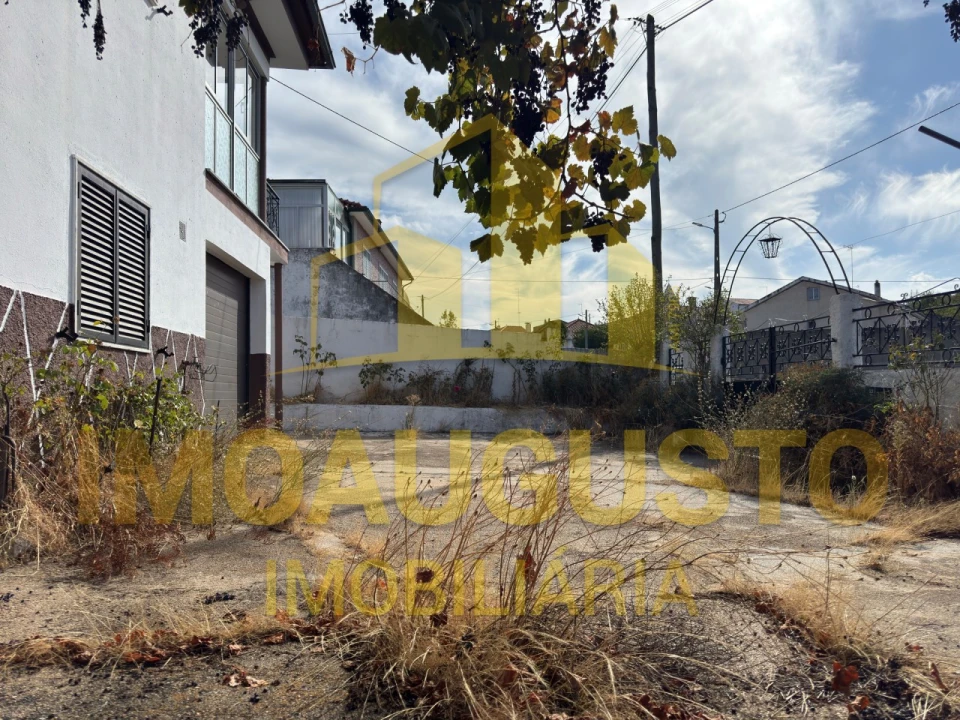 Moradia T4 para Venda em Lajeosa e Forcalhos Foto 24