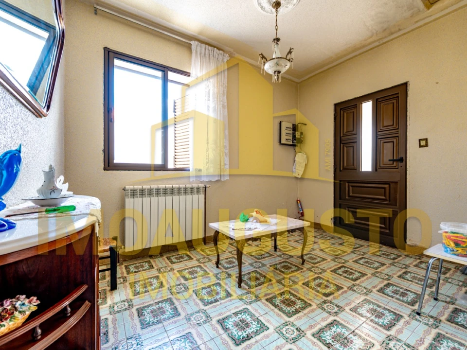 Moradia T4 para Venda em Lajeosa e Forcalhos Foto 10