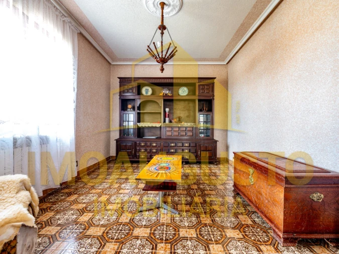 Moradia T4 para Venda em Lajeosa e Forcalhos Foto 7