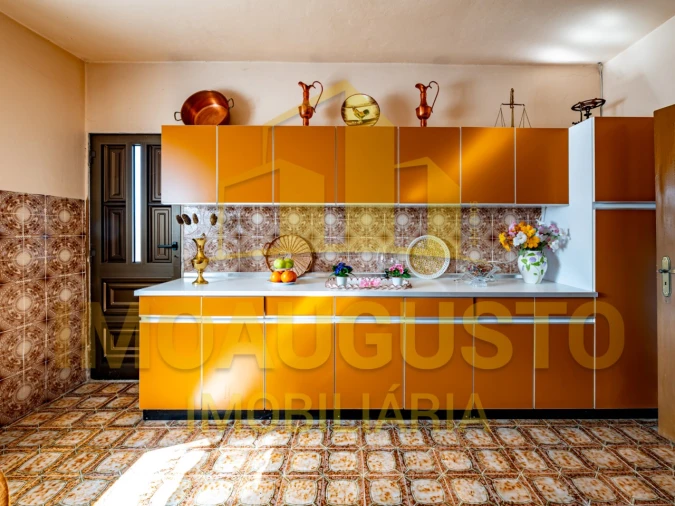 Moradia T4 para Venda em Lajeosa e Forcalhos Foto 9