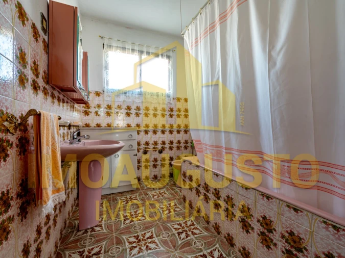 Moradia T4 para Venda em Lajeosa e Forcalhos Foto 18