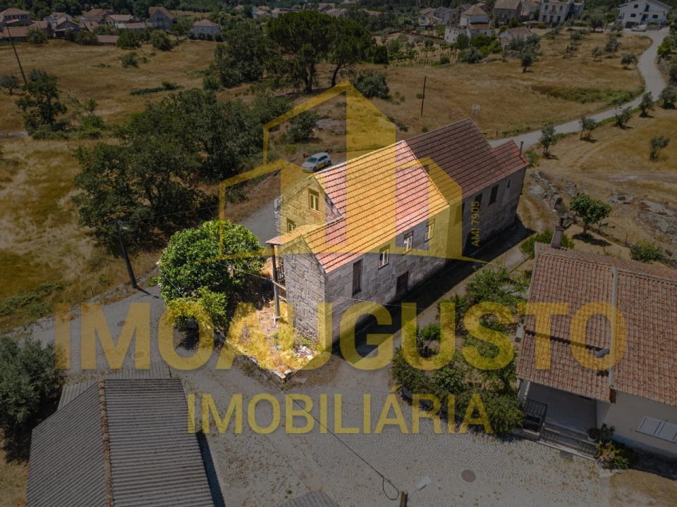 Moradia T4 para Venda em Tourais e Lajes Foto 3