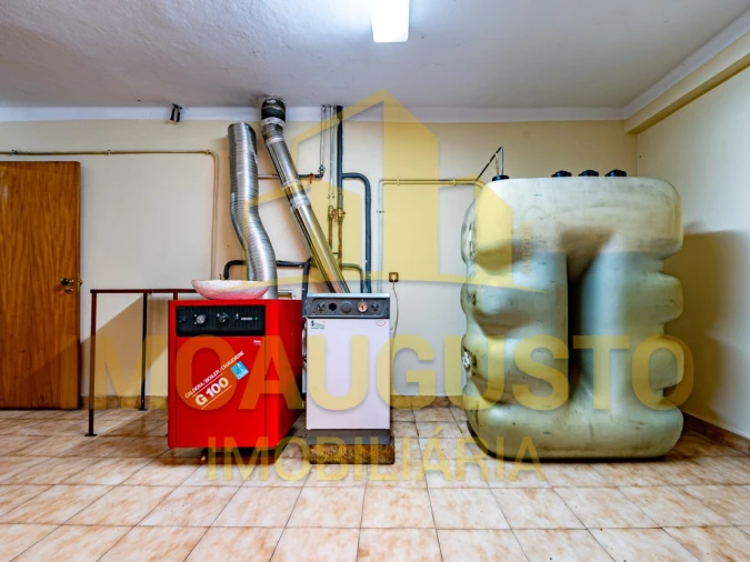 Moradia T6 para Venda em Souto Foto 41