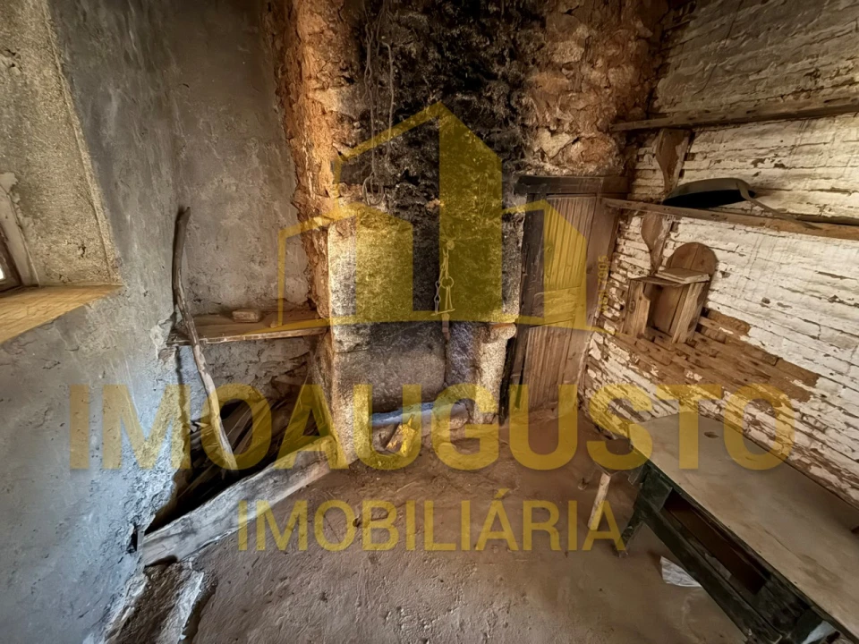 Moradia T2 para Venda em Castelo Mendo, Ade, Monteperobolso e Mesquitela Foto 2