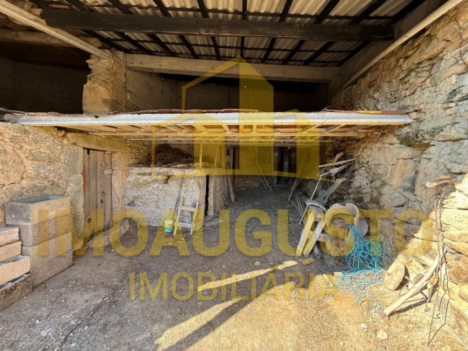 Moradia T2 para Venda em Castelo Mendo, Ade, Monteperobolso e Mesquitela Foto 8