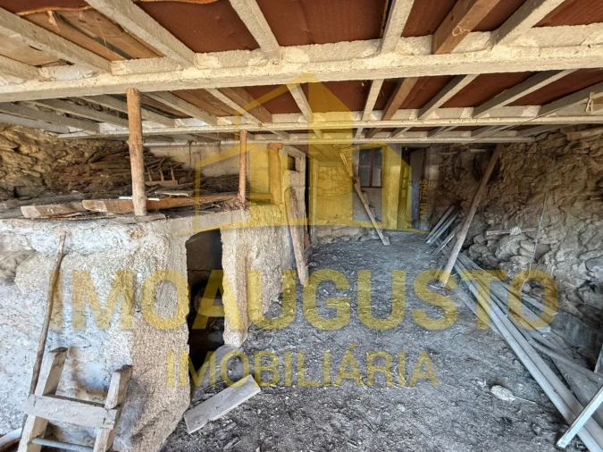 Moradia T2 para Venda em Castelo Mendo, Ade, Monteperobolso e Mesquitela Foto 9