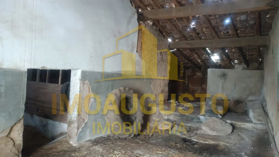 Moradia T1 para Venda em Atalaia e Safurdão Foto 3