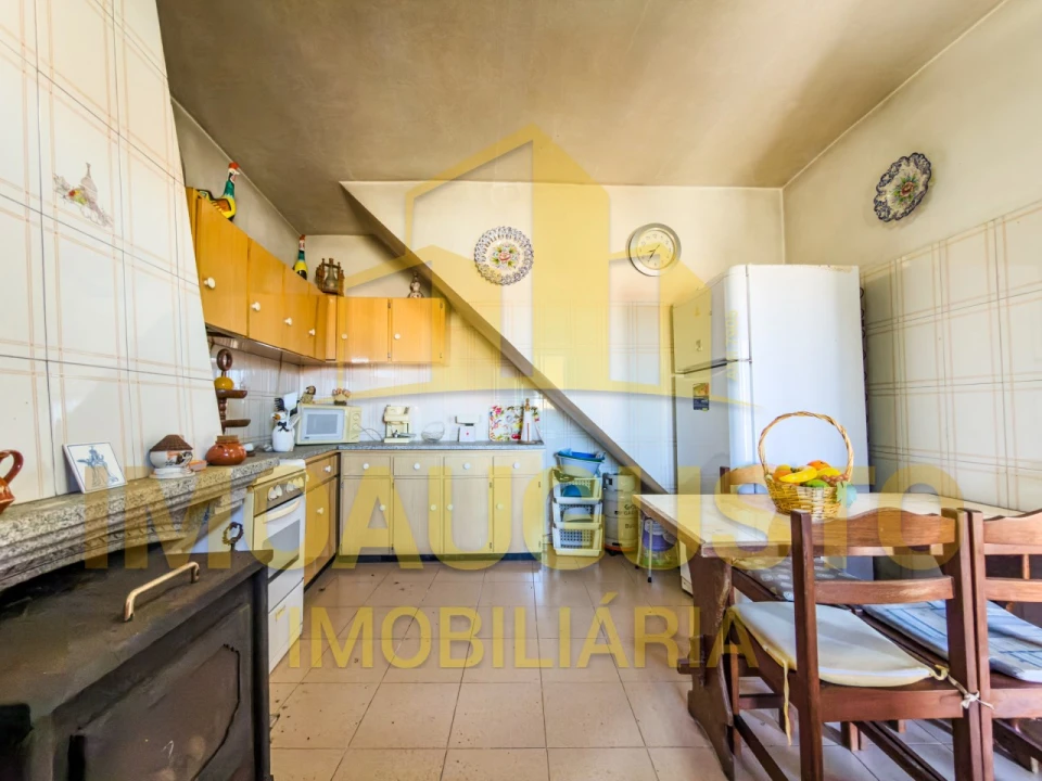 Moradia T3 para Venda em Vila Boa Foto 5