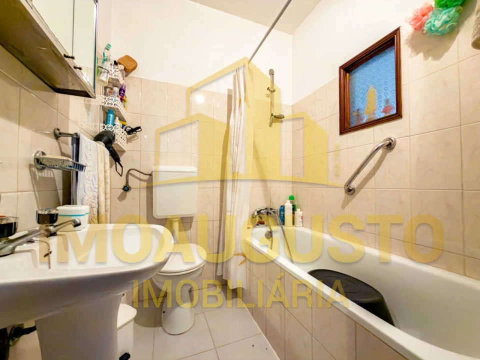 Moradia T3 para Venda em Vila Boa Foto 7