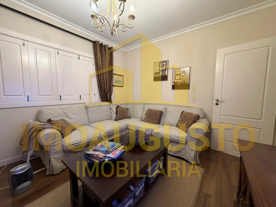 Moradia T4 para Venda em Guarda Foto 11