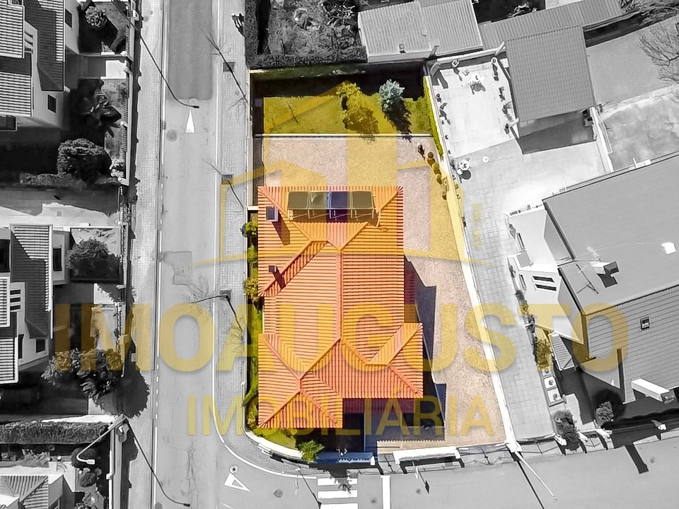 Moradia T4 para Venda em Guarda Foto 3