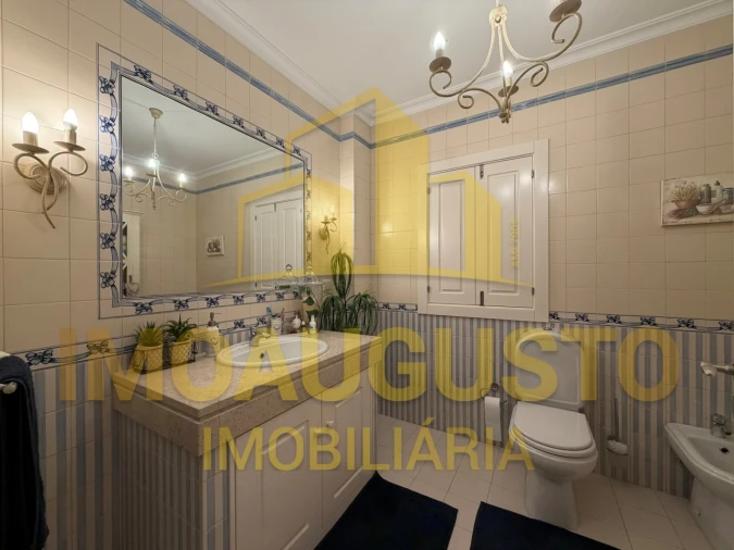 Moradia T4 para Venda em Guarda Foto 8