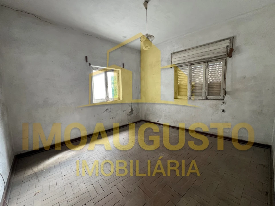 Moradia T4 para Venda em Ribamondego Foto 4