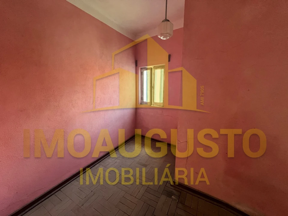 Moradia T4 para Venda em Ribamondego Foto 5