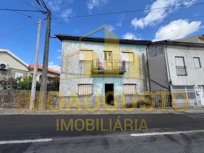 Moradia T4 para Venda em Ribamondego Foto 1